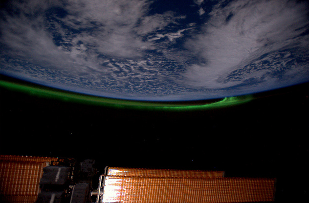 File:Andre kuipers ruimte-poollicht.png