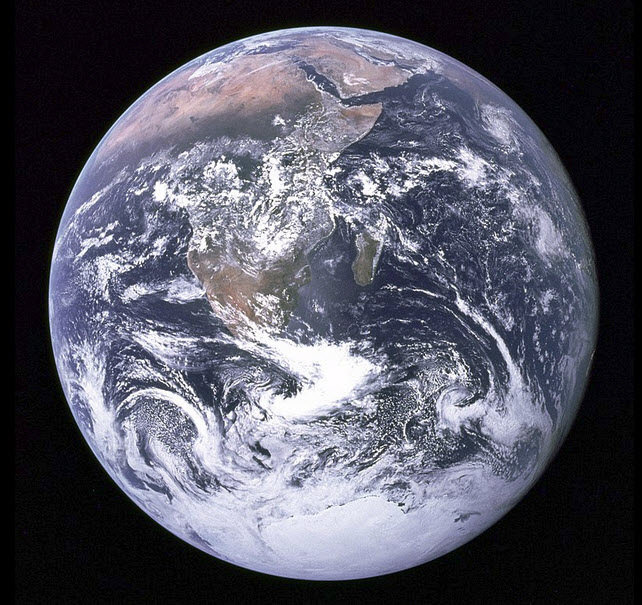 Blue Marble photo taken by the crew of Apollo 17 (1972).jpg