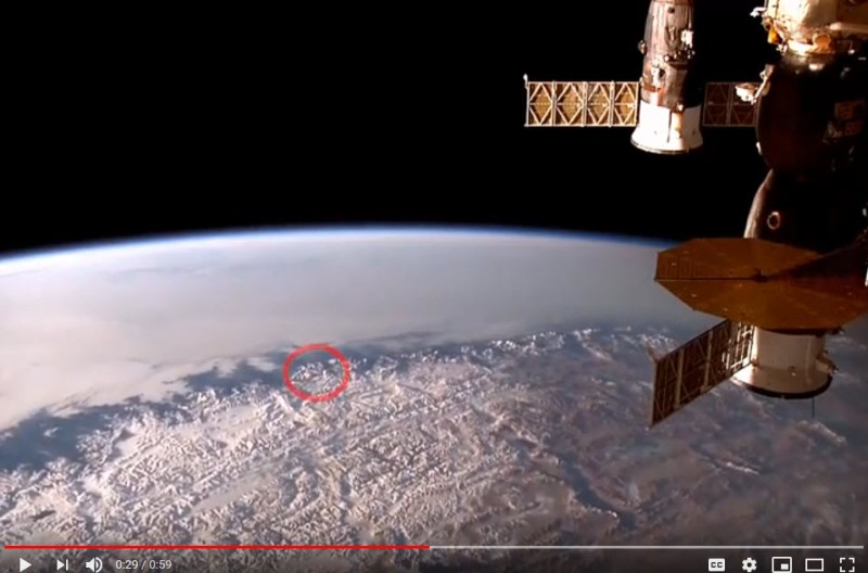 Everest fly over by ISS 2019.jpg