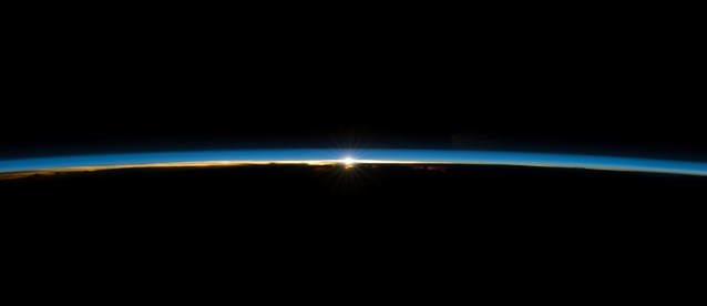Iss040e008179 earth's atmosphere .jpg