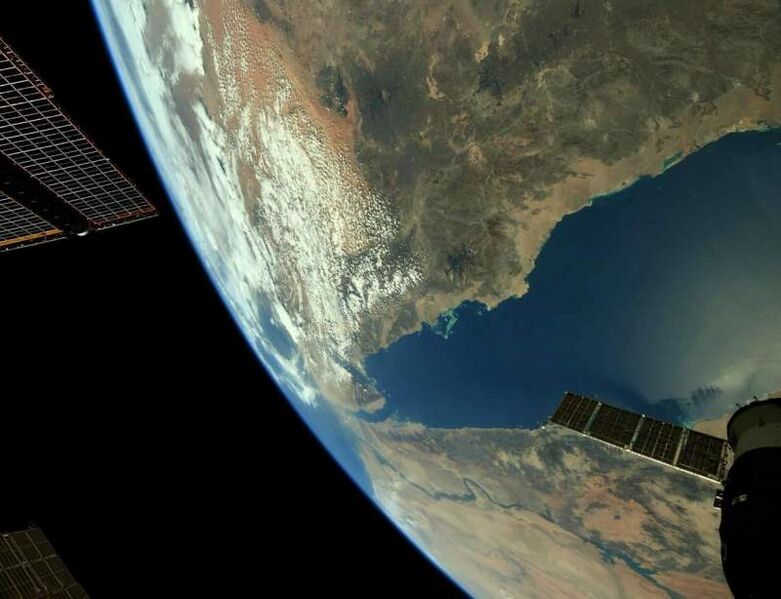 File:Over the Nile and Red Sea-2018.jpg