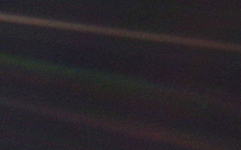 File:Pale-blue-dot.jpg